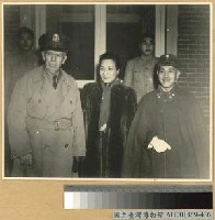 藏品(蔣主席夫婦與馬歇爾元師在首都官邸前合影)的圖片